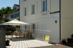 Schaffhausen_Vorderansicht_Sitzplatz